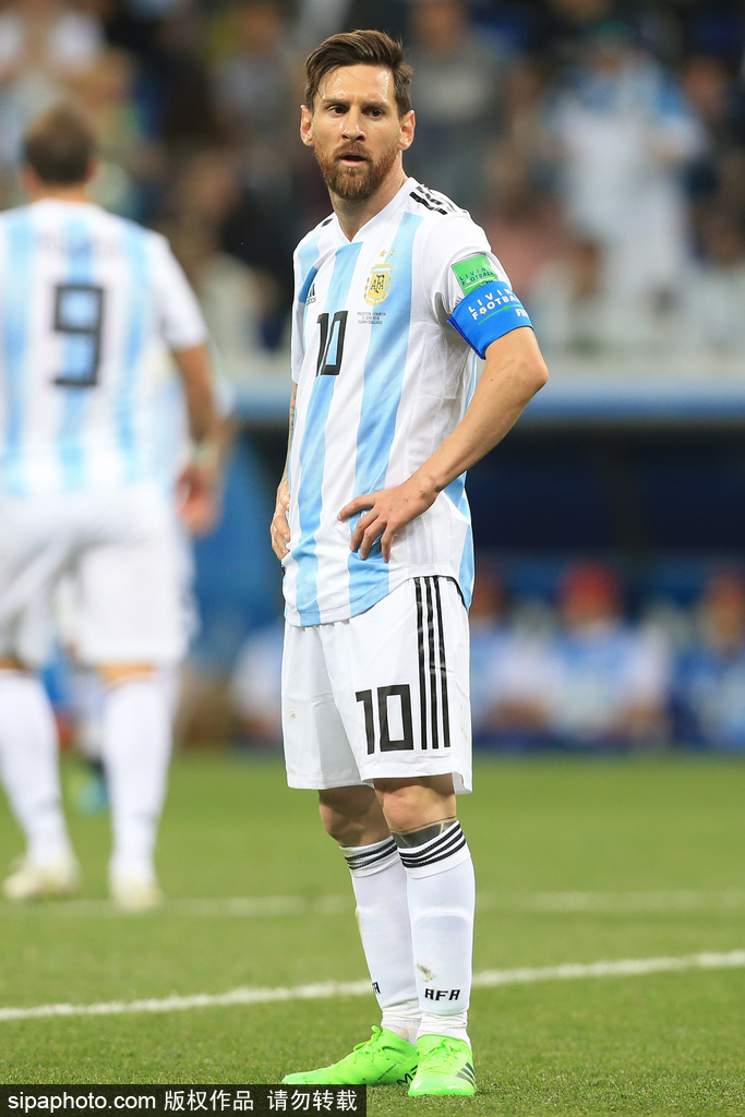 玩家集体破防，《鸣潮》“玩”脱了？