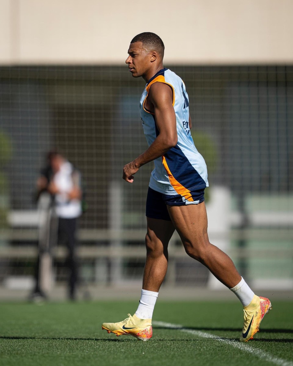 登录送限定凯旋光环、保底30把超大！《球球大作战》五一梦回大唐